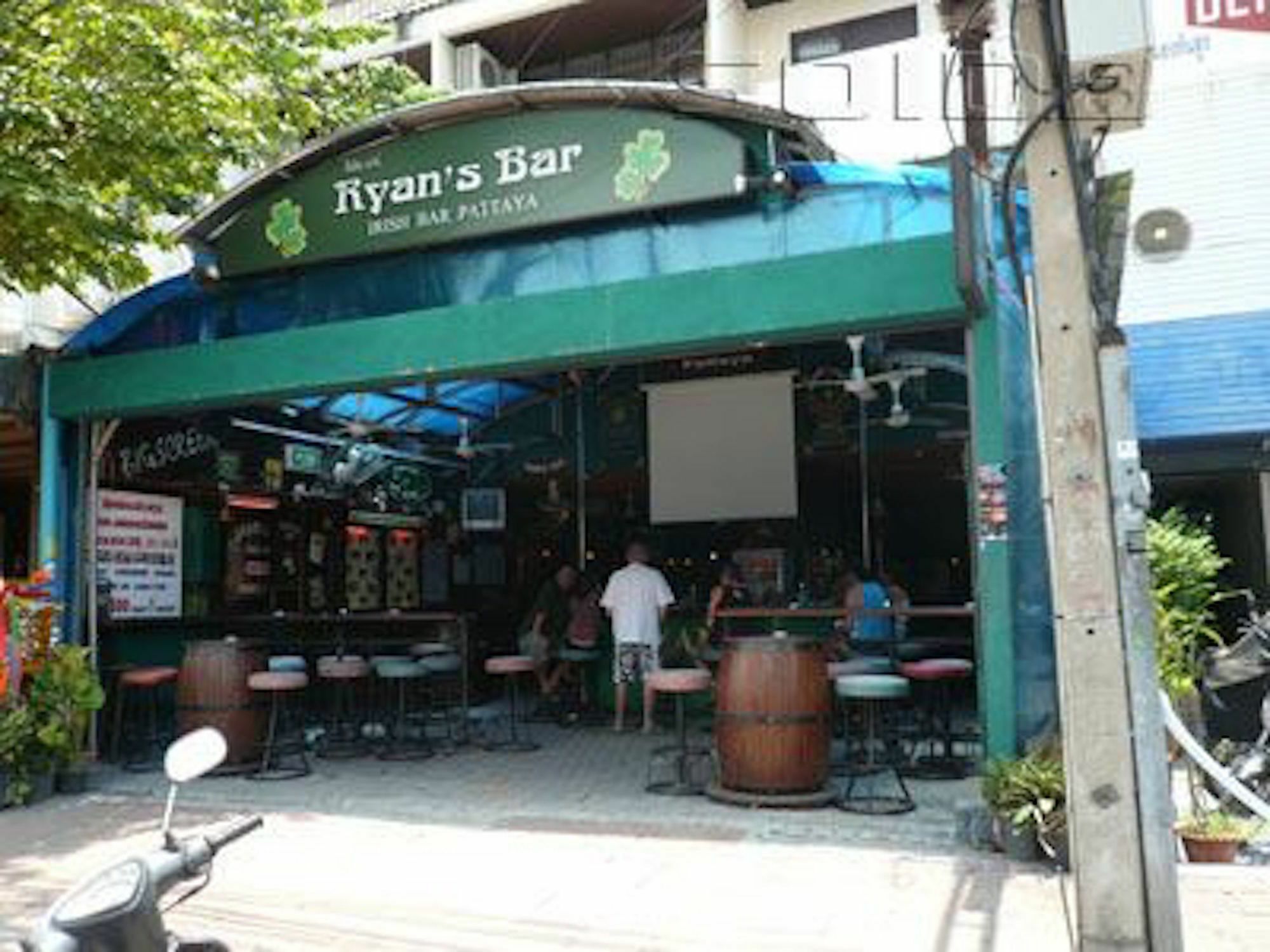 Hotel Ryan'S Bar Pattaya Exterior foto